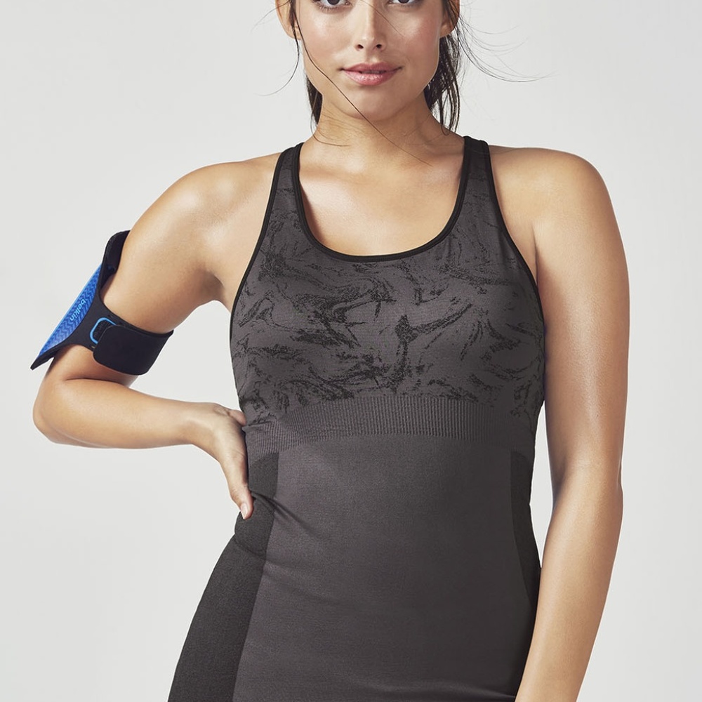 Woman Tops Eliza Seamless Tank Black Size S and M